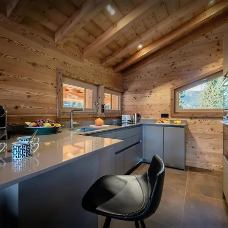 Ellambra - Ovo Network Chalet